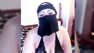 Osha10 - busty arab MILF with covered face during stripchat show