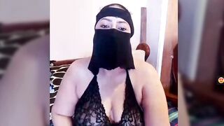 Osha10 - busty arab MILF with covered face during stripchat show