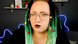 tiara-happy2 stunning webcam model mesmerizes