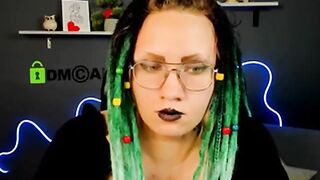 tiara-happy2 stunning webcam model mesmerizes