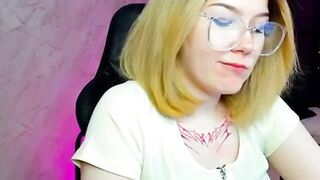 lau-2 sultry temptress teases mercilessly