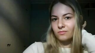 rosiejune glamorous webcam model