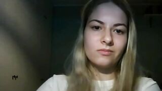 rosiejune glamorous webcam model