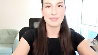 nadiaa19 creamy webcam model