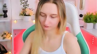 rinaaaa hungry looks return
