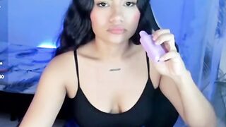 dannadomiinguez webcam video - silky voice captivates ears