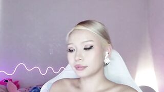 rileymee webcam video - charming model wins admiration