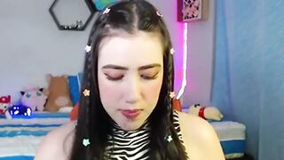 aurorashy-mp4 3 smooth style flows naturally
