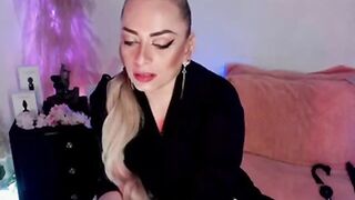 jeanineescott naughty minx plays coy