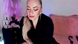 jeanineescott naughty minx plays coy