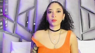 lannajhonson flirty webcam model