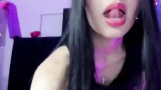 keisy-star- kissing cam cutie