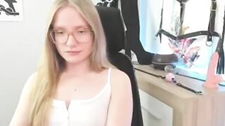 nancystar- alluring webcam model