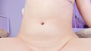 effie-reid- voluptuous webcam model