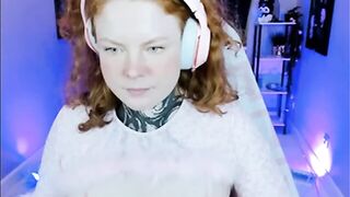 cassieredkiss- spicy energy excites crowd