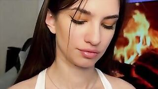 Sofi-Mi youthful webcam model