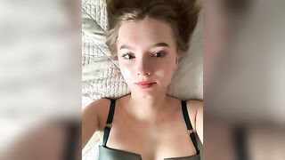 Nezukoo jeweled webcam model