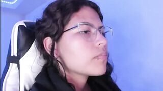 lady-brownnnn silky voice captivates ears