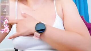 ninadee velvety webcam model