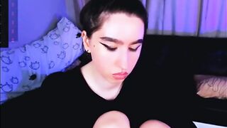 lilythompsonx gentle-hearted cam star
