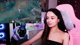 JuicyAngel candlelit cam beauty