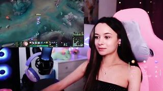 JuicyAngel candlelit cam beauty