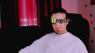 polly-kiss1 moaning cam cutie