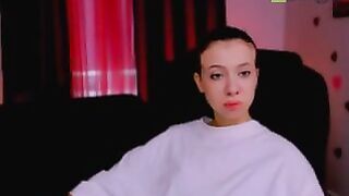 polly-kiss1 moaning cam cutie