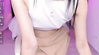 karlaa-james tantalizing webcam model