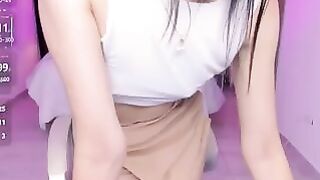 karlaa-james tantalizing webcam model