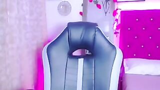 kriss-sweetboobs smooth style flows naturally