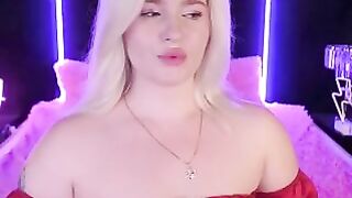 cocosecretss red-hot cam stunner