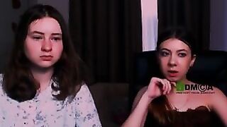 polly-kiss1 glowing webcam model