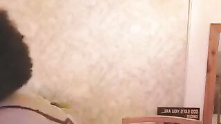 honey-sweett camsoda dynamic performer commands attention