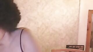 honey-sweett camsoda dynamic performer commands attention