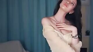 fannyhickey camsoda stunning webcam model mesmerizes